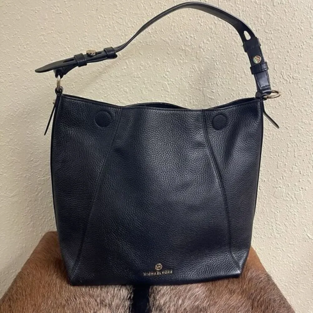 Michael Kors $278‎ Lucy Black Pebbled Leather Medium Hobo Shoulder Bag Magnetic